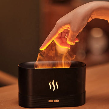 Aroma diffuser with realistic flame effect